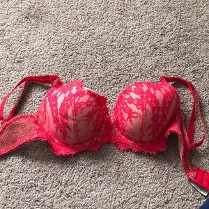 Victoria Secret Bra (32 DD)